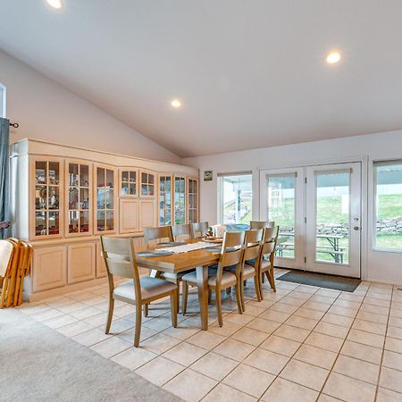 Inviting Great Falls Home With Wraparound Deck! Экстерьер фото