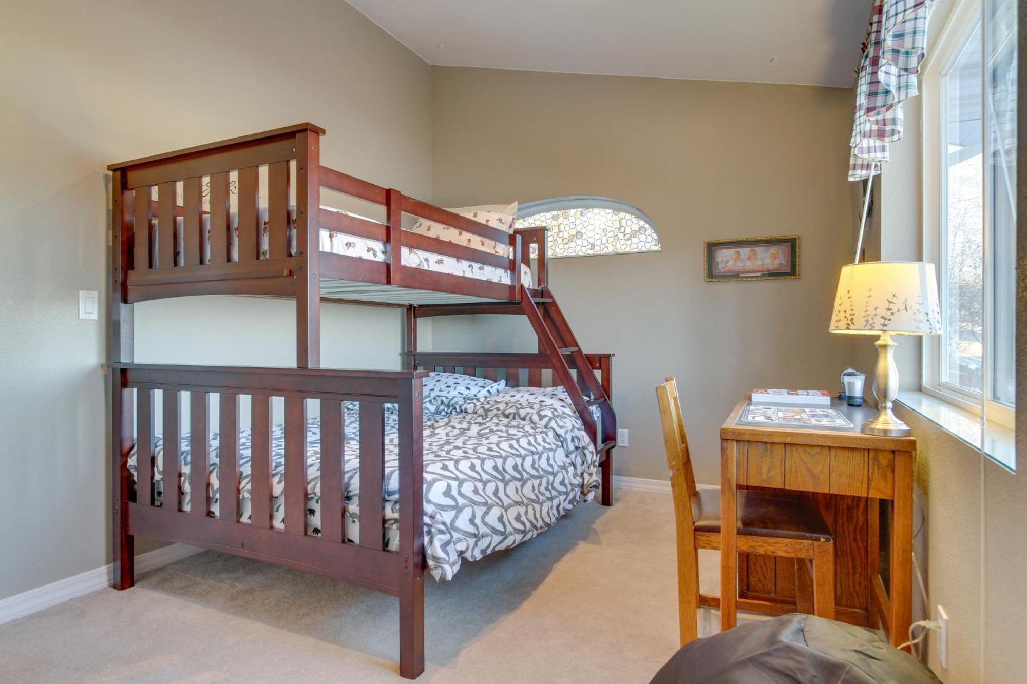 Inviting Great Falls Home With Wraparound Deck! Экстерьер фото