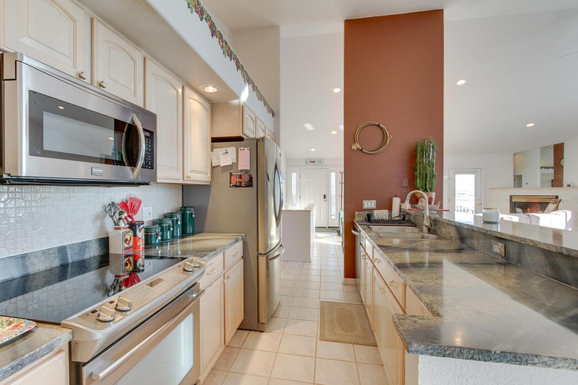Inviting Great Falls Home With Wraparound Deck! Экстерьер фото