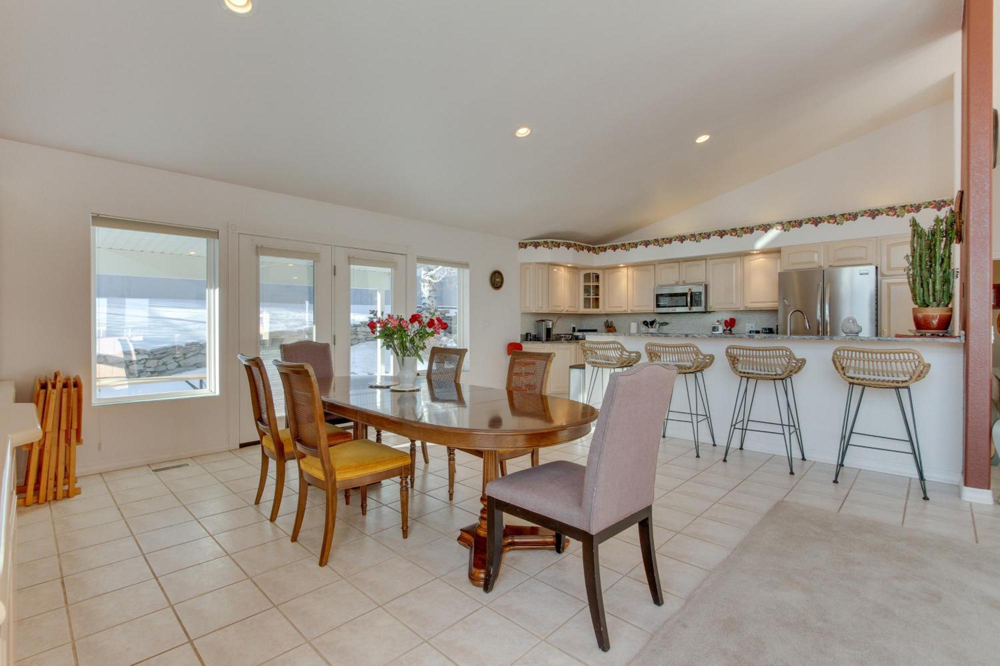 Inviting Great Falls Home With Wraparound Deck! Экстерьер фото