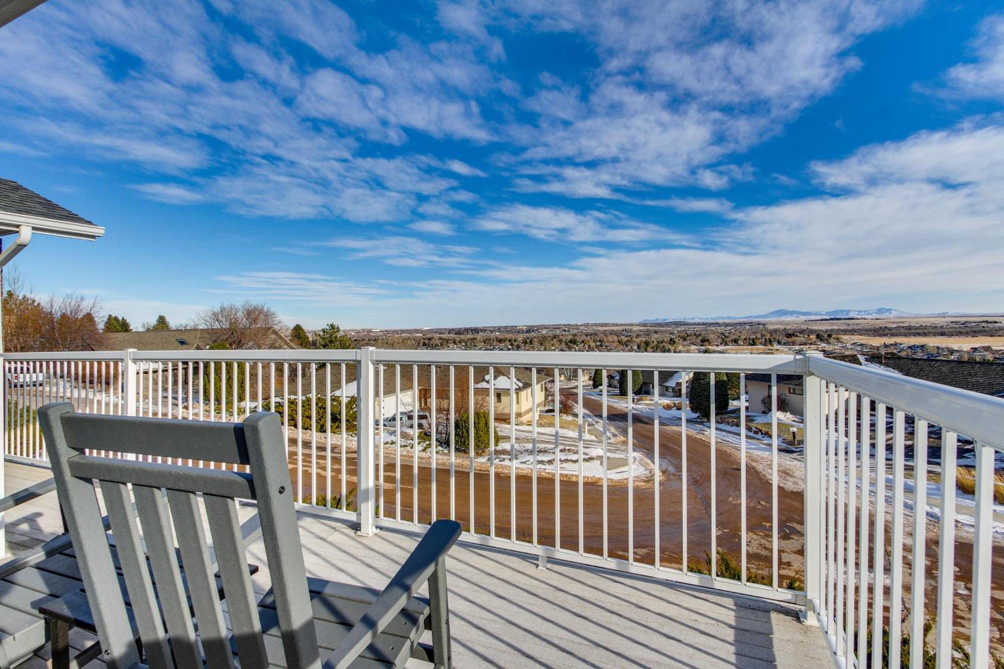 Inviting Great Falls Home With Wraparound Deck! Экстерьер фото